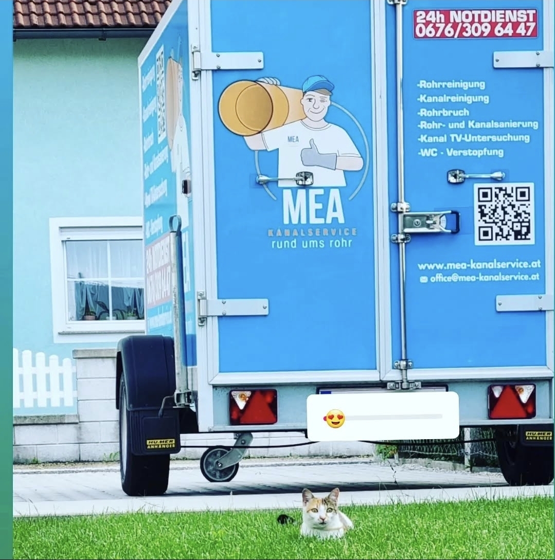 Notdienst 24/7, Ein Bild mit einem Anhänger und Firmenlogo